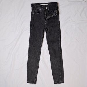 Zara women's size 4 black trafaluc denim jeans, 90s mom style
